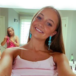 Meet your Posher, Haley